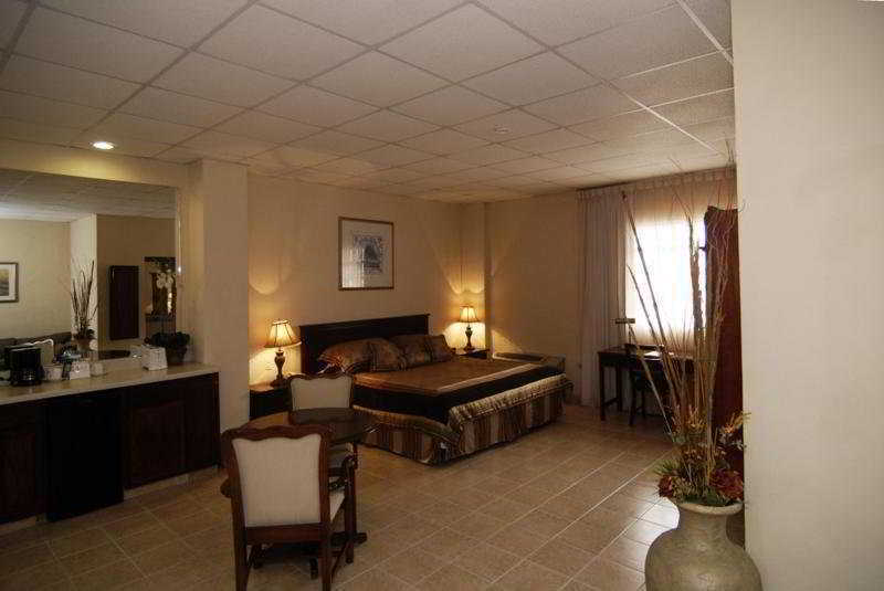 Hotel El Camino Inn & Suites Reynosa Extérieur photo