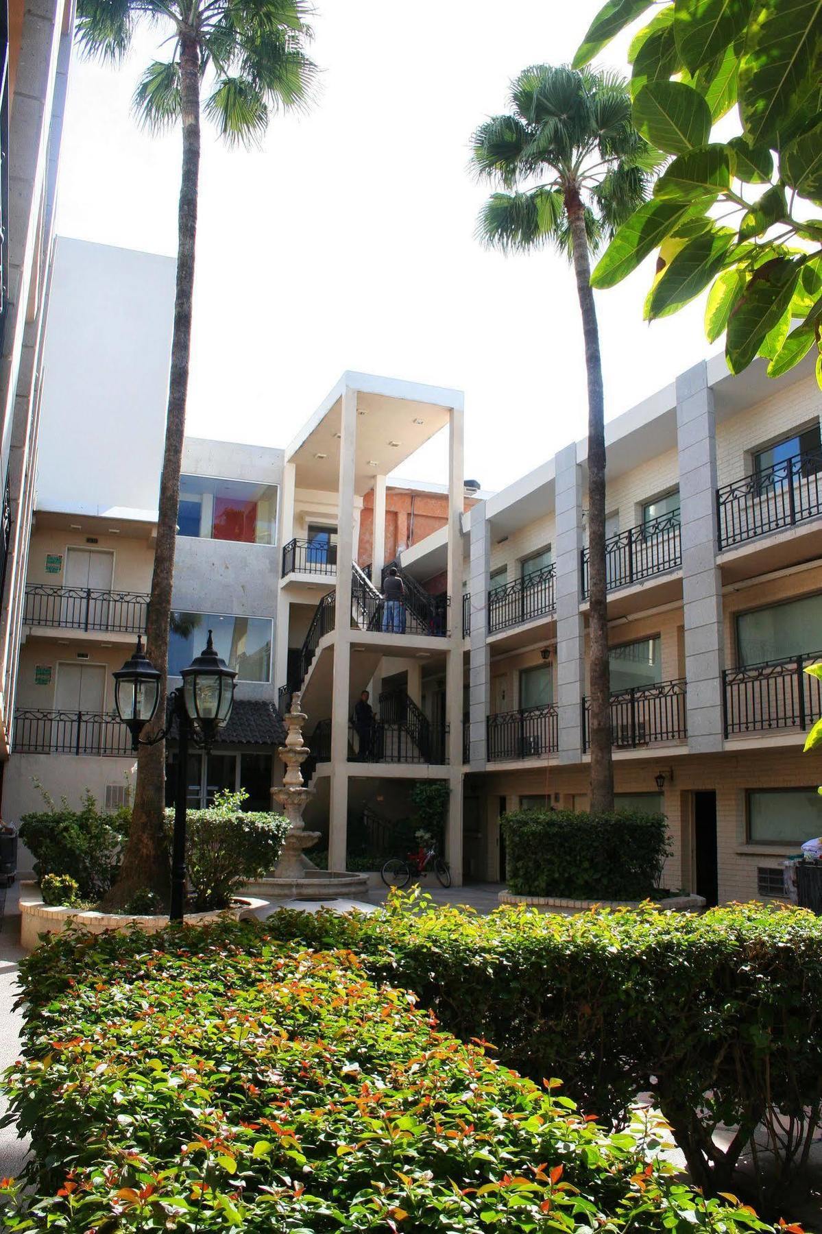 Hotel El Camino Inn & Suites Reynosa Extérieur photo
