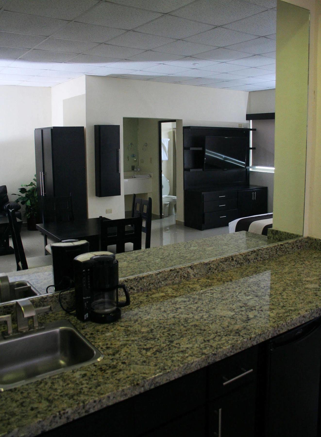 Hotel El Camino Inn & Suites Reynosa Extérieur photo