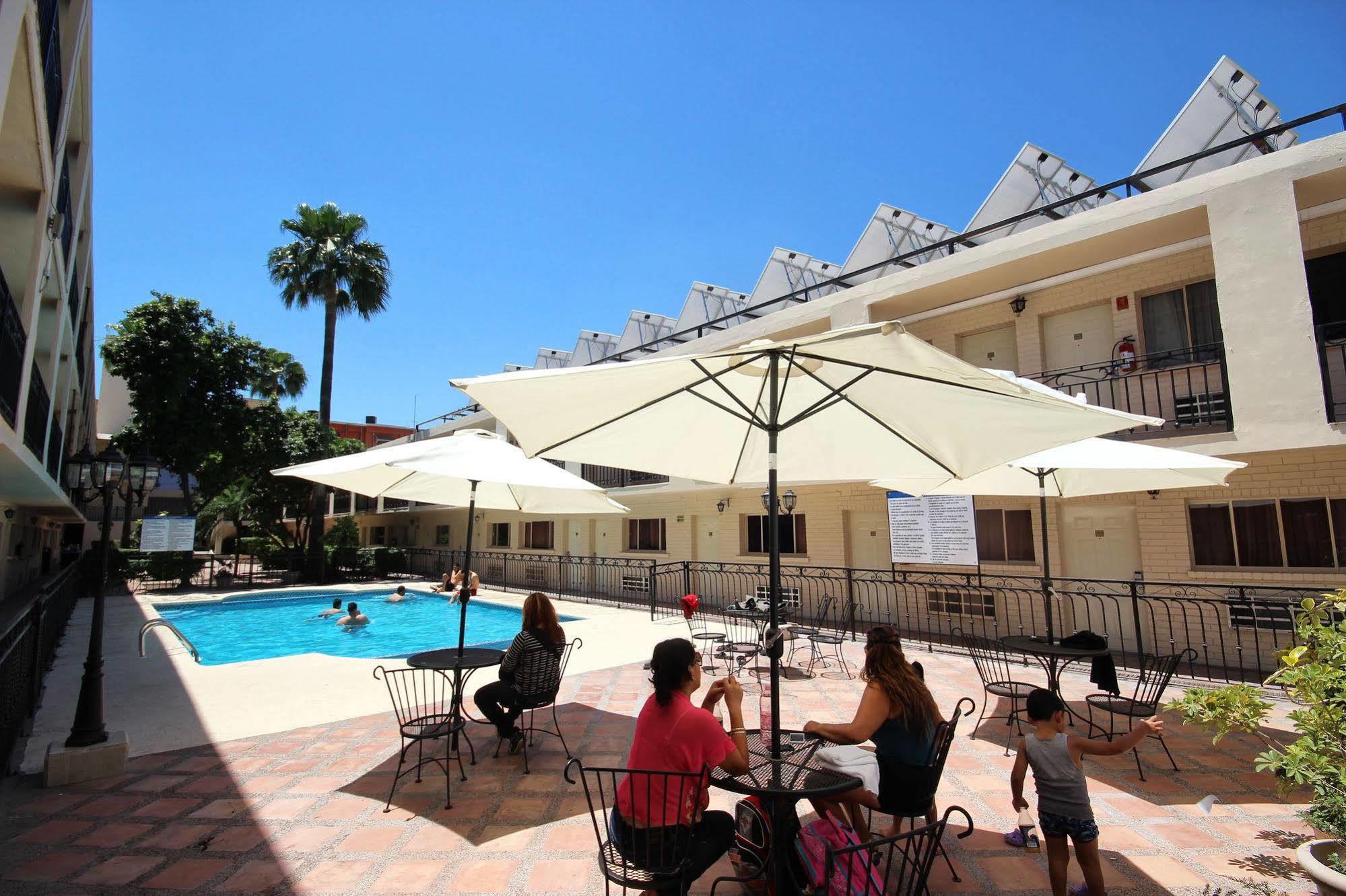 Hotel El Camino Inn & Suites Reynosa Extérieur photo