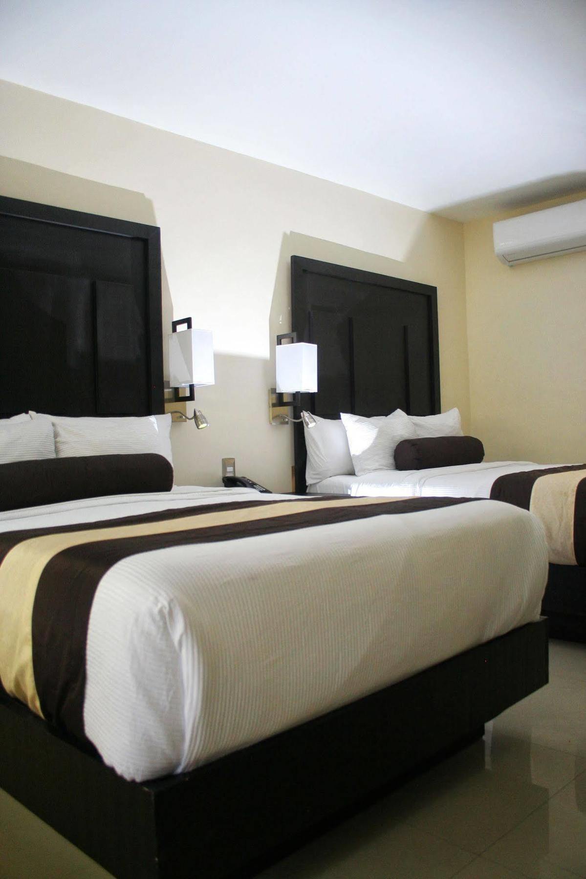 Hotel El Camino Inn & Suites Reynosa Extérieur photo