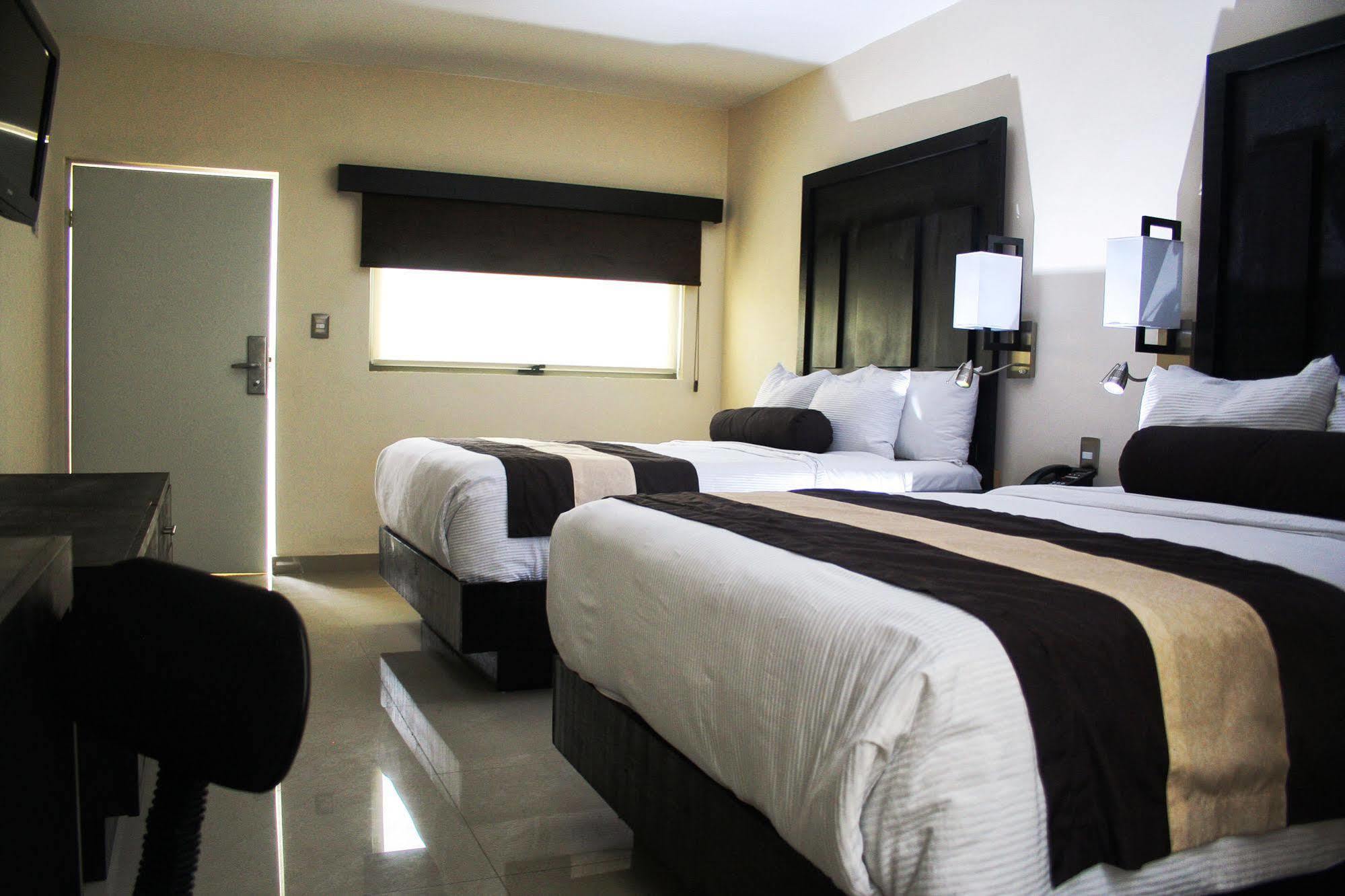 Hotel El Camino Inn & Suites Reynosa Extérieur photo