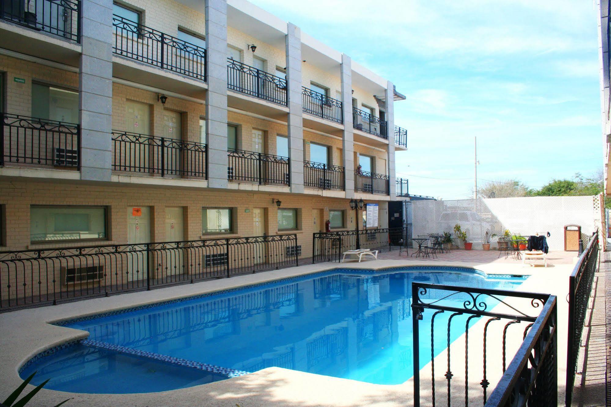 Hotel El Camino Inn & Suites Reynosa Extérieur photo