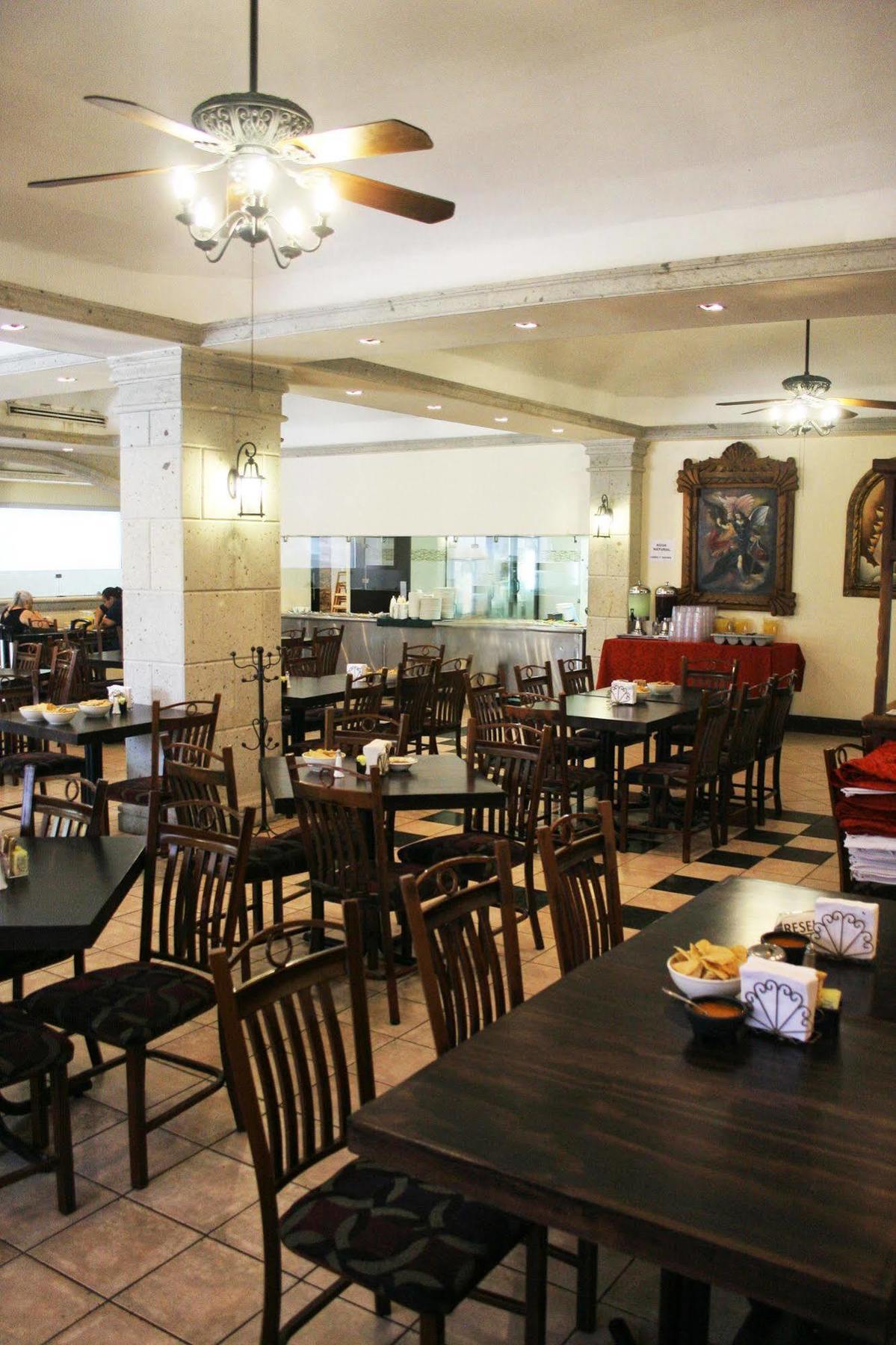 Hotel El Camino Inn & Suites Reynosa Extérieur photo