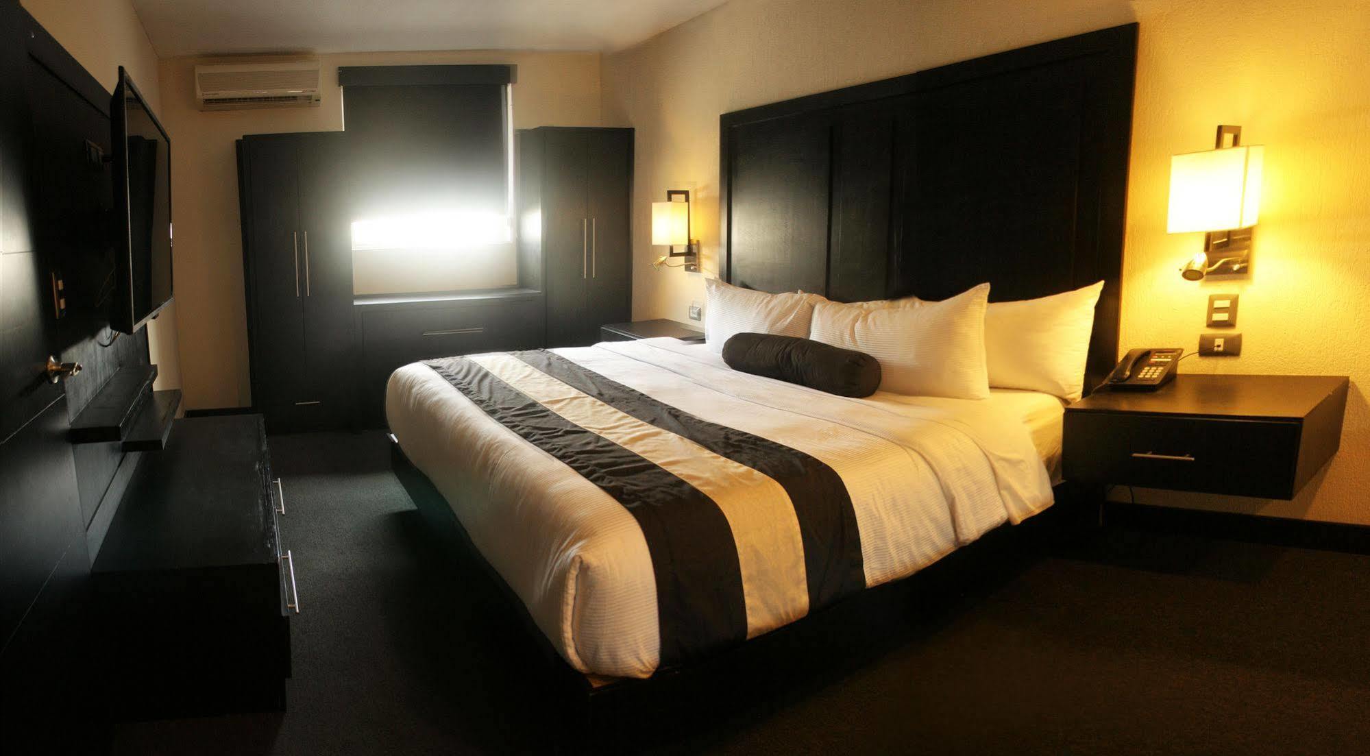 Hotel El Camino Inn & Suites Reynosa Extérieur photo
